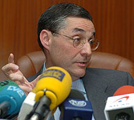 El fiscal jefe de Asturias, Gerardo Herrero, durante la rueda de prensa que ofreci en Oviedo. (EFE)